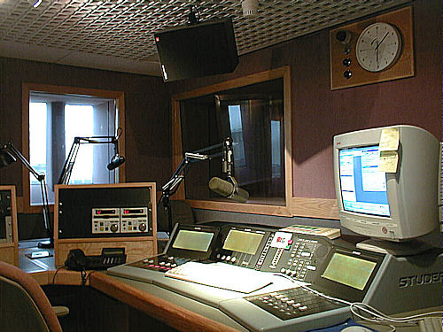 Digital Radio Studio Copyright Ian Birch 2002